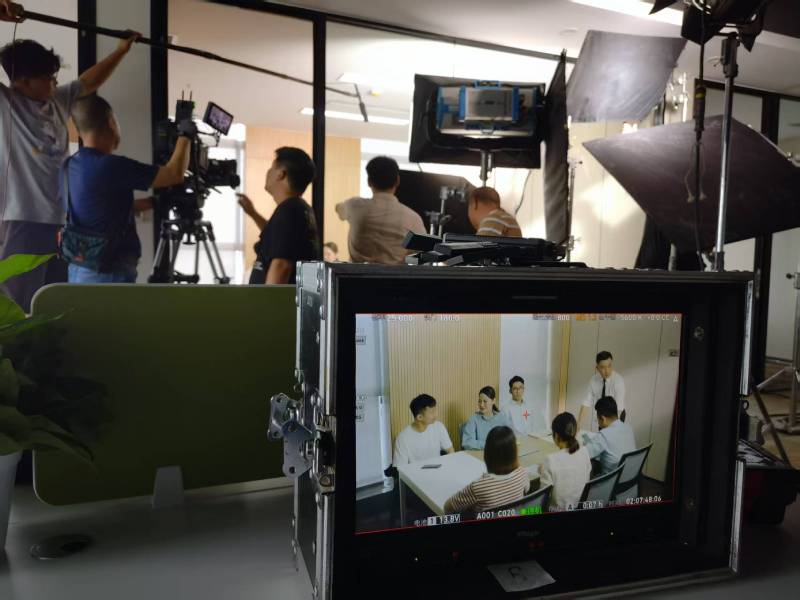 镶黄旗TVC拍摄公司：科技产品视觉化大师，诠释未来感与功能美学